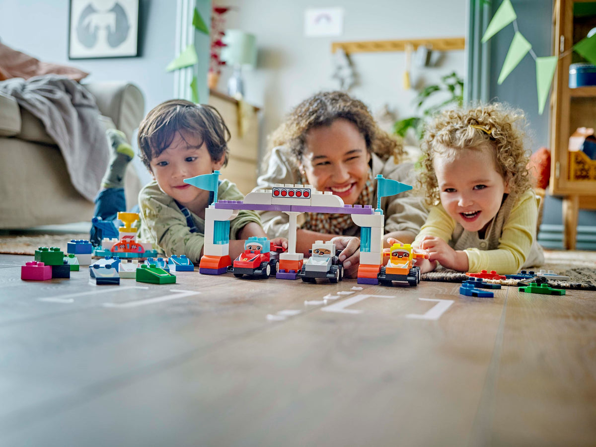 LEGO DUPLO Coches de Carreras y Pilotos del Equipo de F1 10445