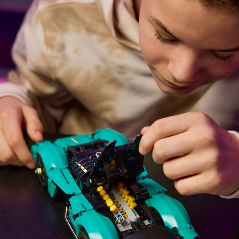 LEGO Technic Aston Martin Valkyrie 42208