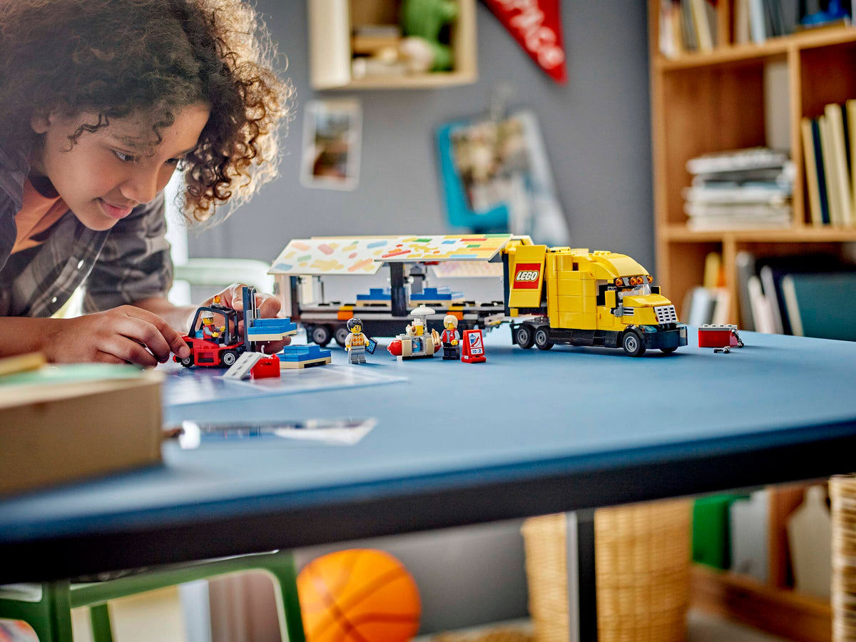 LEGO City Camión de Reparto Amarillo 60440