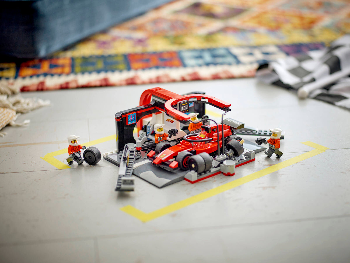 LEGO City Parada en Boxes de F1 y Equipo con Auto Ferrari 60443
