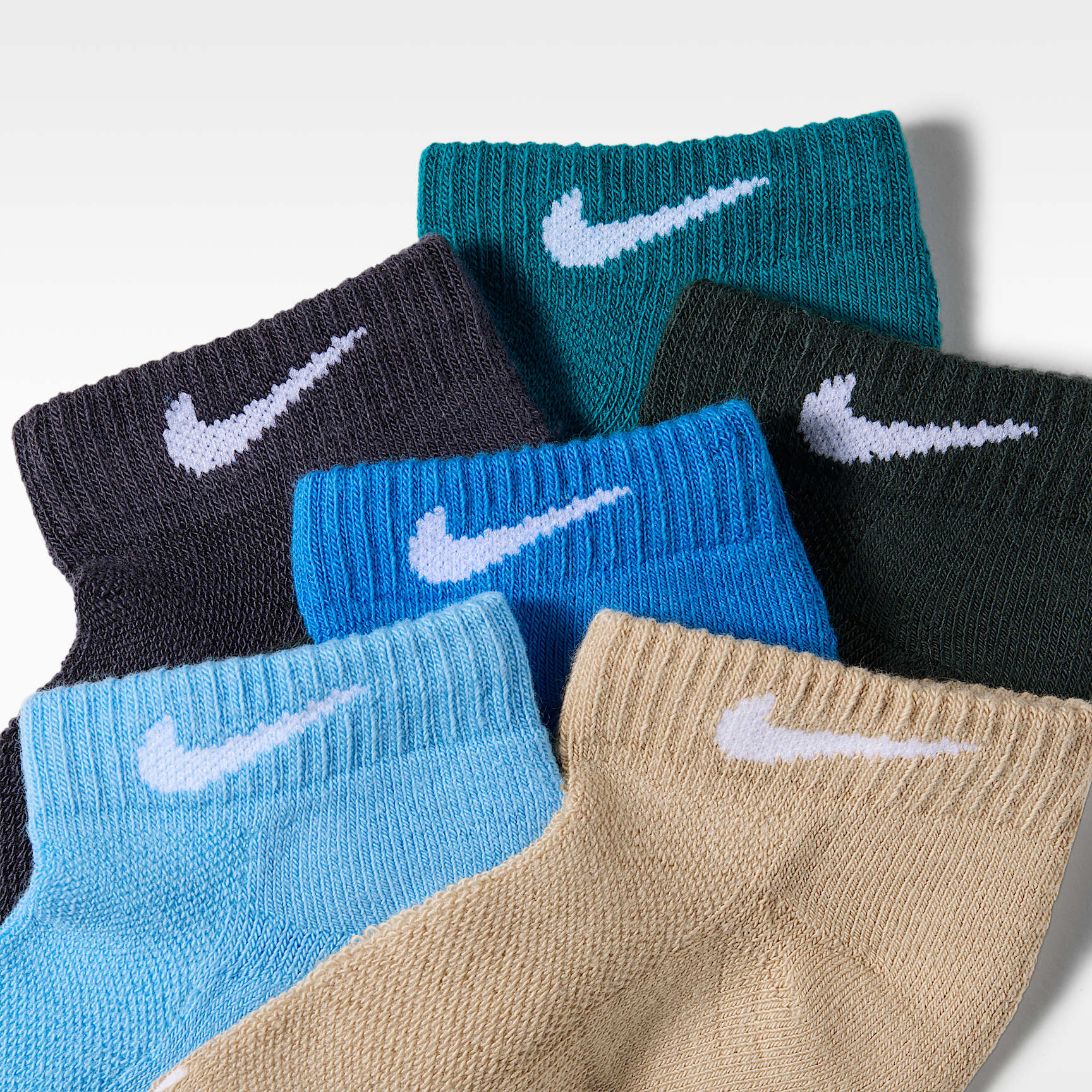 Calcetines al tobillo Dri-FIT Elevated Everyday para niños (6 pares) Nike – Abeto brillante – vista 2