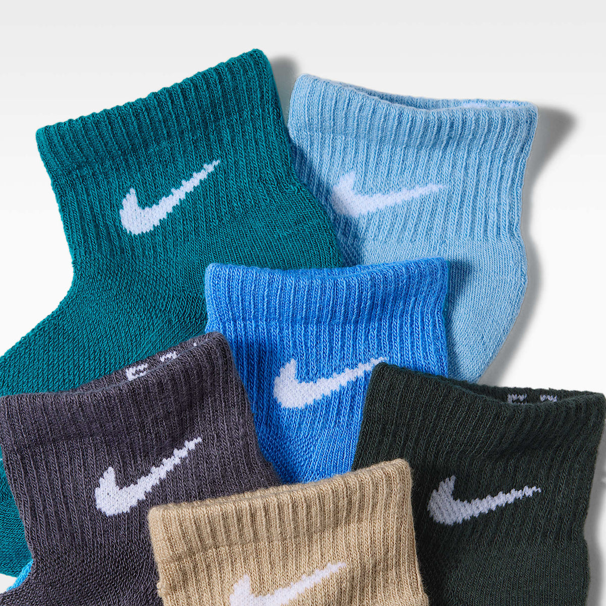 Calcetines bajos Dri-FIT Elevated Everyday para niños (6 pares) Nike – Abeto brillante – vista 2