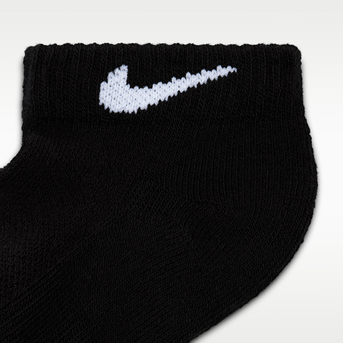 Calcetines bajos Dri-FIT Elevated Everyday para niños (6 pares) Nike – Negro/Blanco – vista 4
