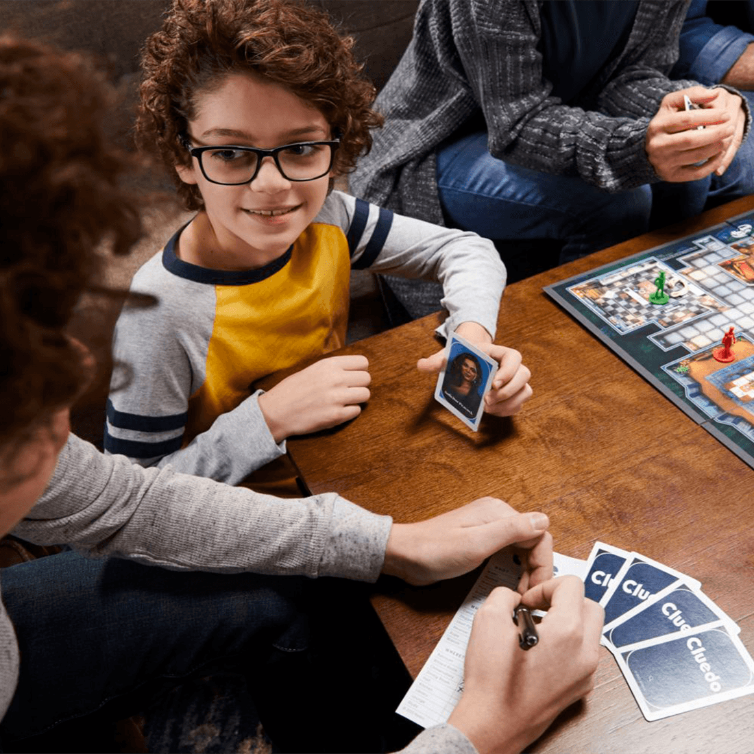 Juego de Mesa Clue Classic Renovado - Hasbro Gaming