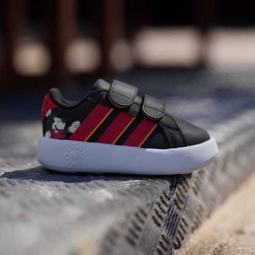 Tenis adidas Disney Mickey Mouse Grand Court para Bebés y Niños Pequeños KI9186
