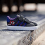 Tenis adidas Marvel Spider-Man VL Court 3.0 para Bebés y Niños Pequeños KI9178