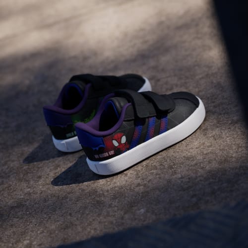 Tenis adidas Marvel Spider-Man VL Court 3.0 para Bebés y Niños Pequeños KI9178