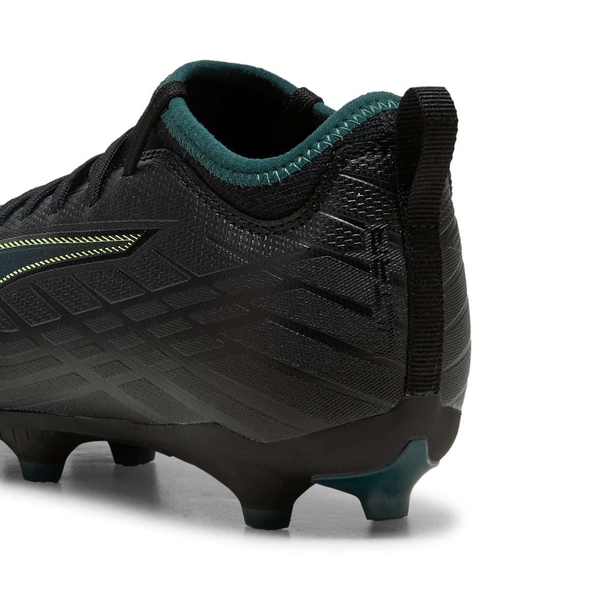 3 Colores, Tacos de futbol juveniles ULTRA 6 MATCH FG/AG – PUMA Black-Fizzy Light-Green Terrain – vista 3