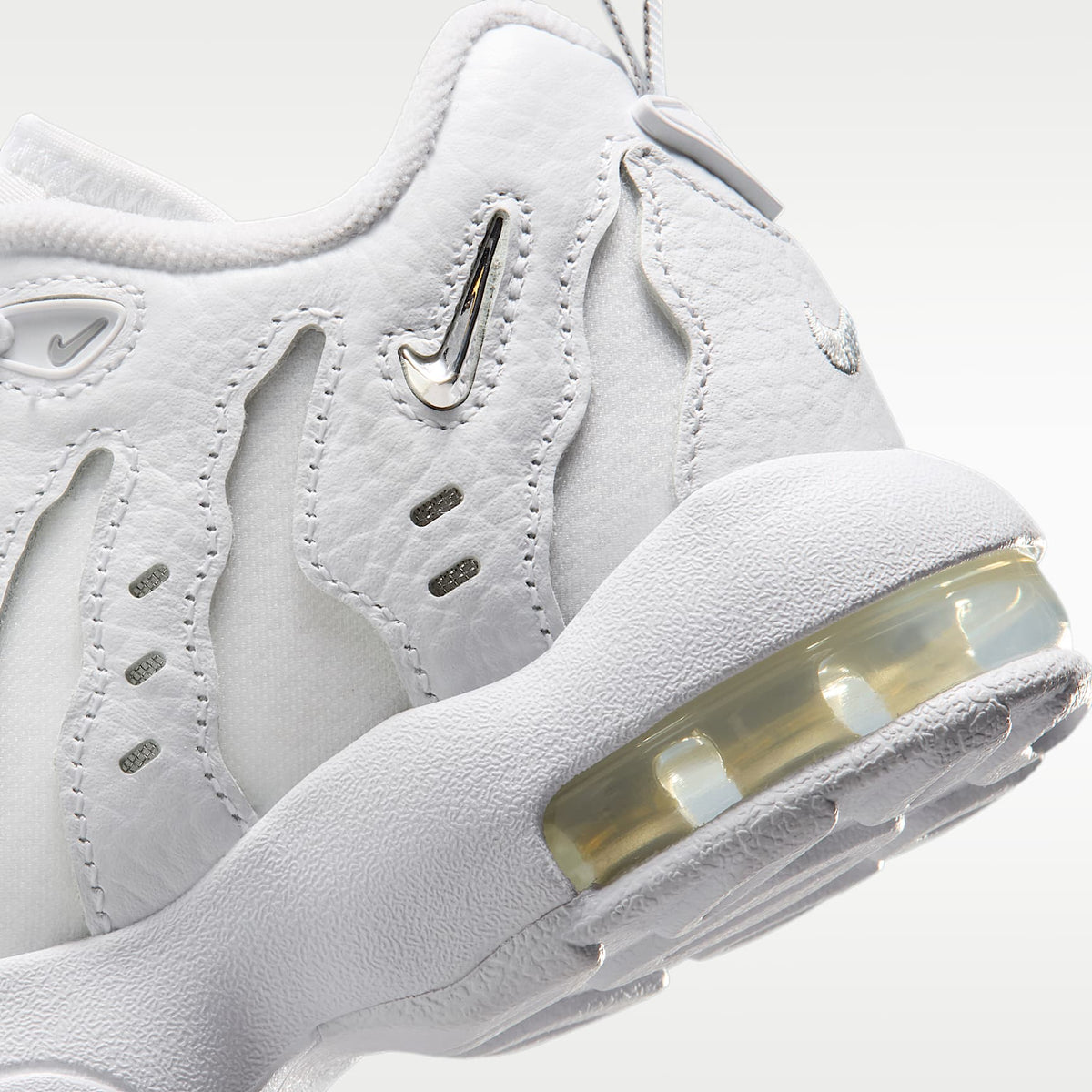 Nike Air DT Max ’96 Low – Blanco/Blanco/Gris humo claro/Plata metalizado – vista 8
