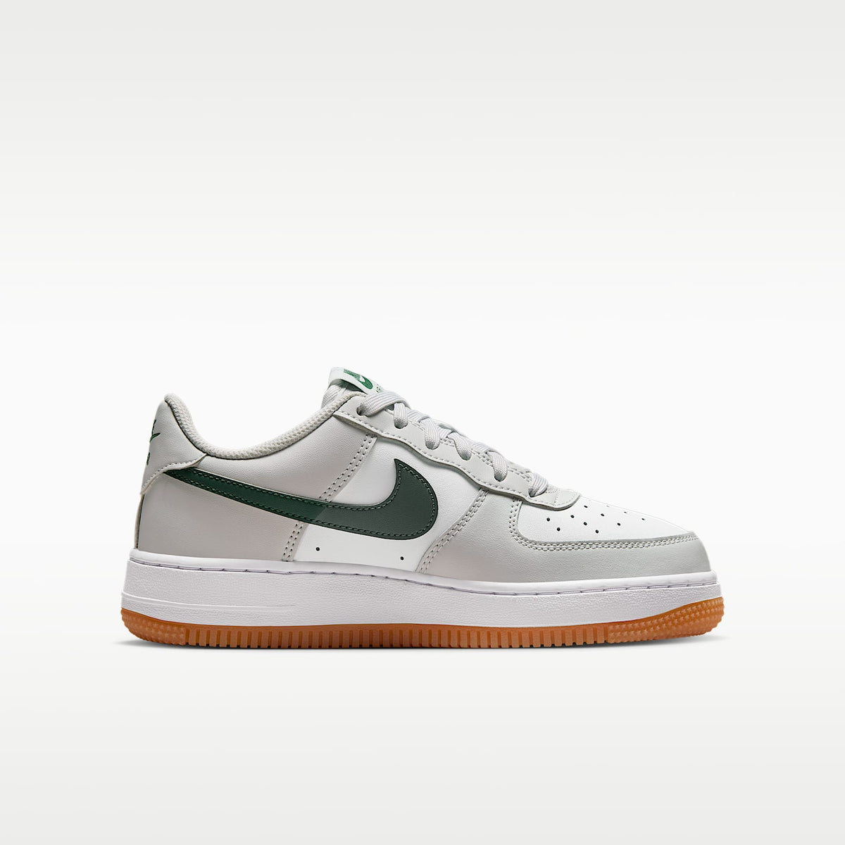 Nike Air Force 1 – Polvo fotón/Abeto/Marrón medio goma/Blanco – vista 3