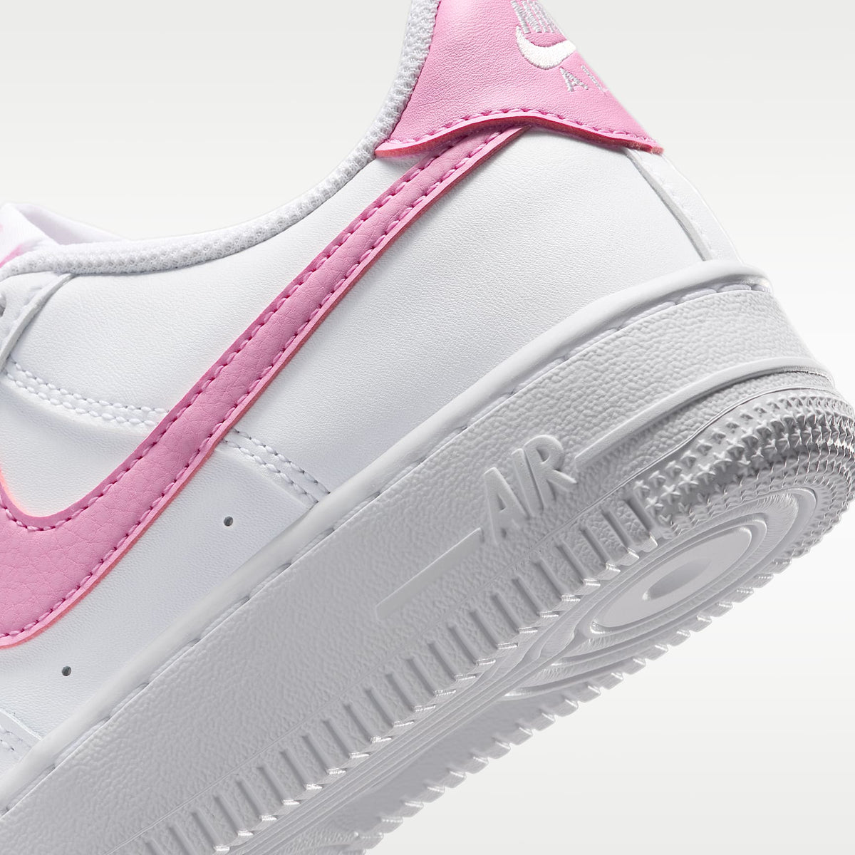 Nike Air Force 1 – Blanco/Blanco/Rosa amanecer – vista 8
