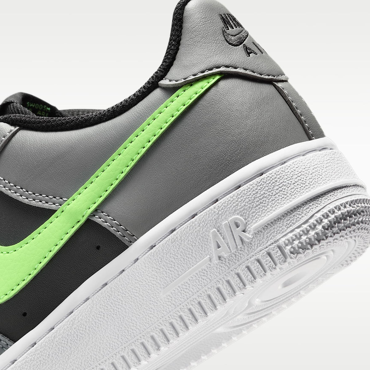 Nike Air Force 1 – Negro/Gris humo/Blanco/Avalancha lima – vista 8
