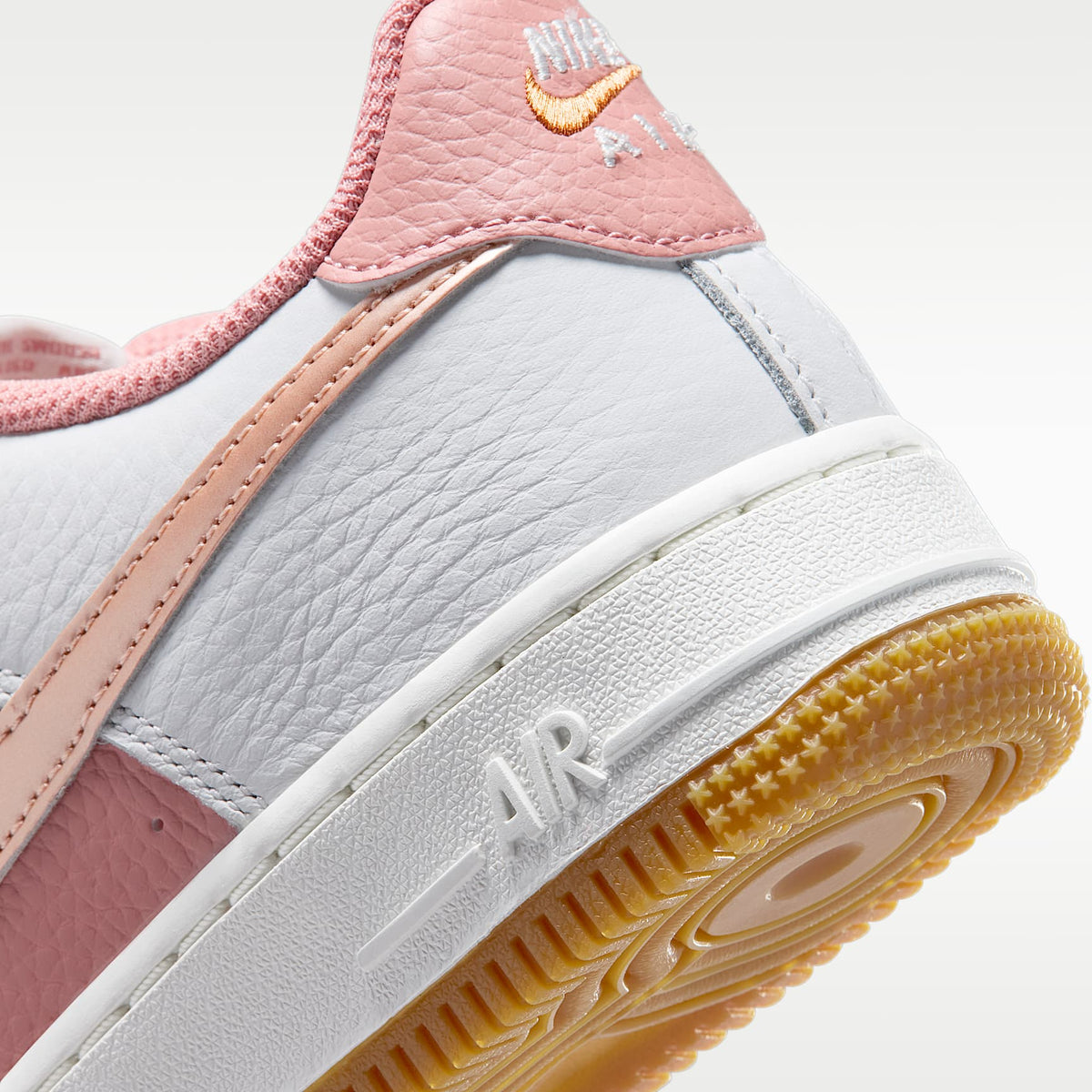 Nike Air Force 1 – Rosa óxido/Blanco cumbre/Vela/Bronce rojo metálico – vista 8