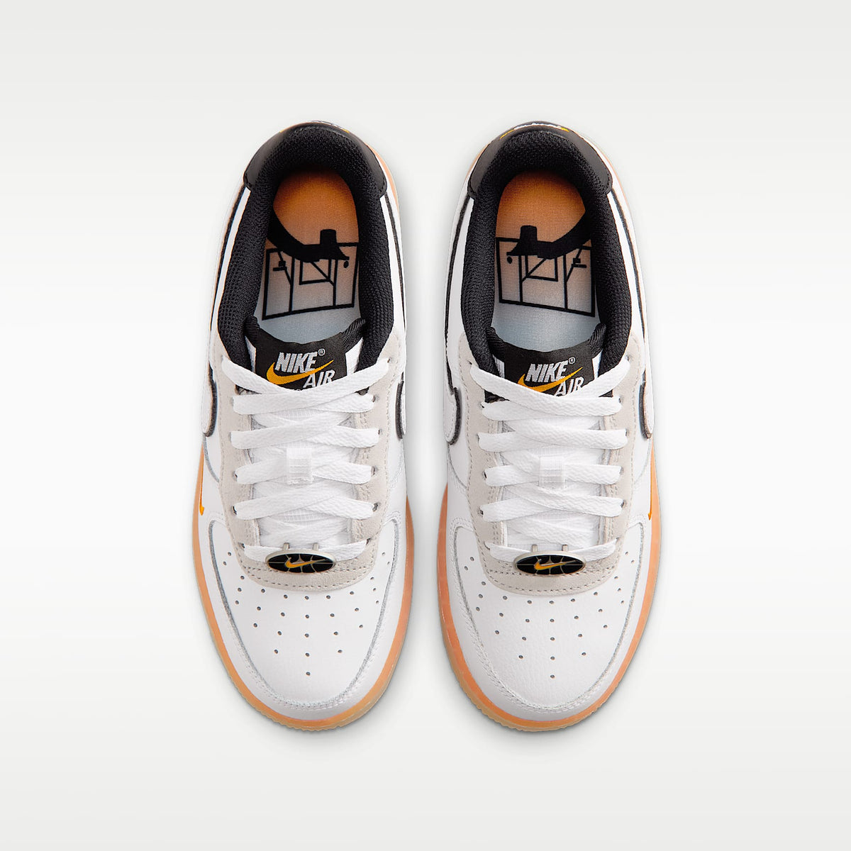 Nike Air Force 1 – Blanco/Negro/Piel de naranja/Blanco – vista 4