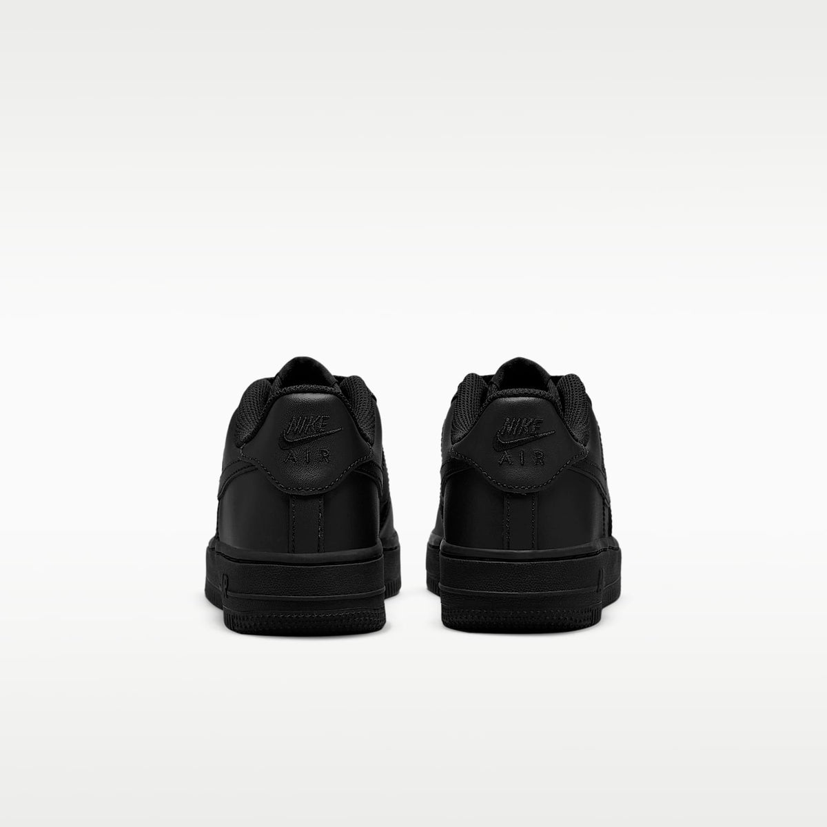 Nike Air Force 1 LE – Negro/Negro – vista 6