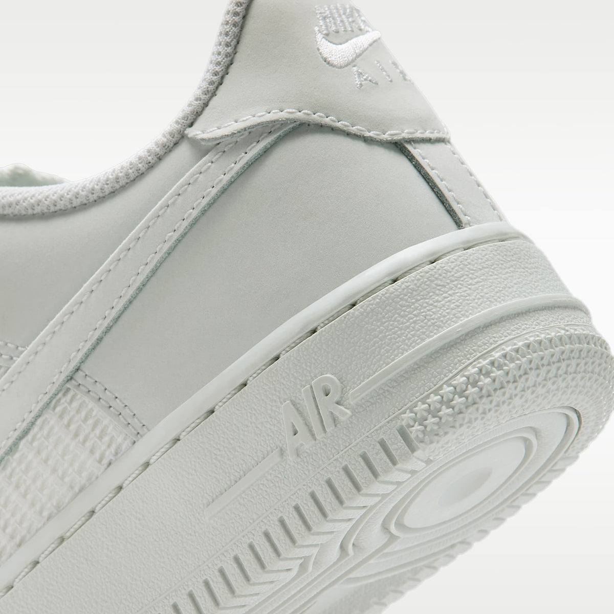 NIke Air Force 1 LV8 2 – Blanco cáscara de huevo/Blanco cumbre/Blanco cáscara de huevo – vista 8
