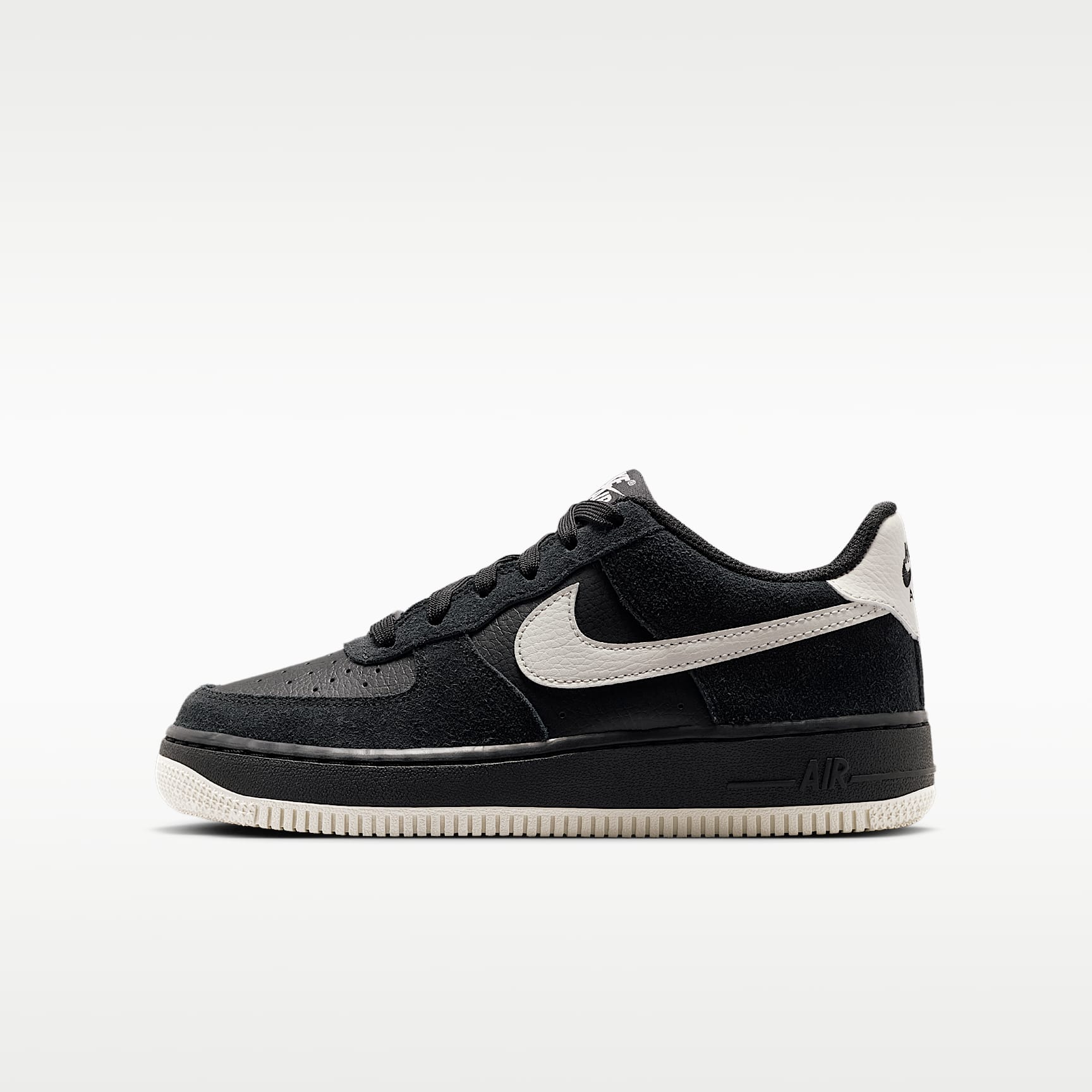 Nike Air Force 1 LV8 2 – Negro/Hueso claro – vista 1