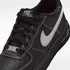Nike Air Force 1 LV8 – Negro/Negro/Negro/Gris lobo – vista 7