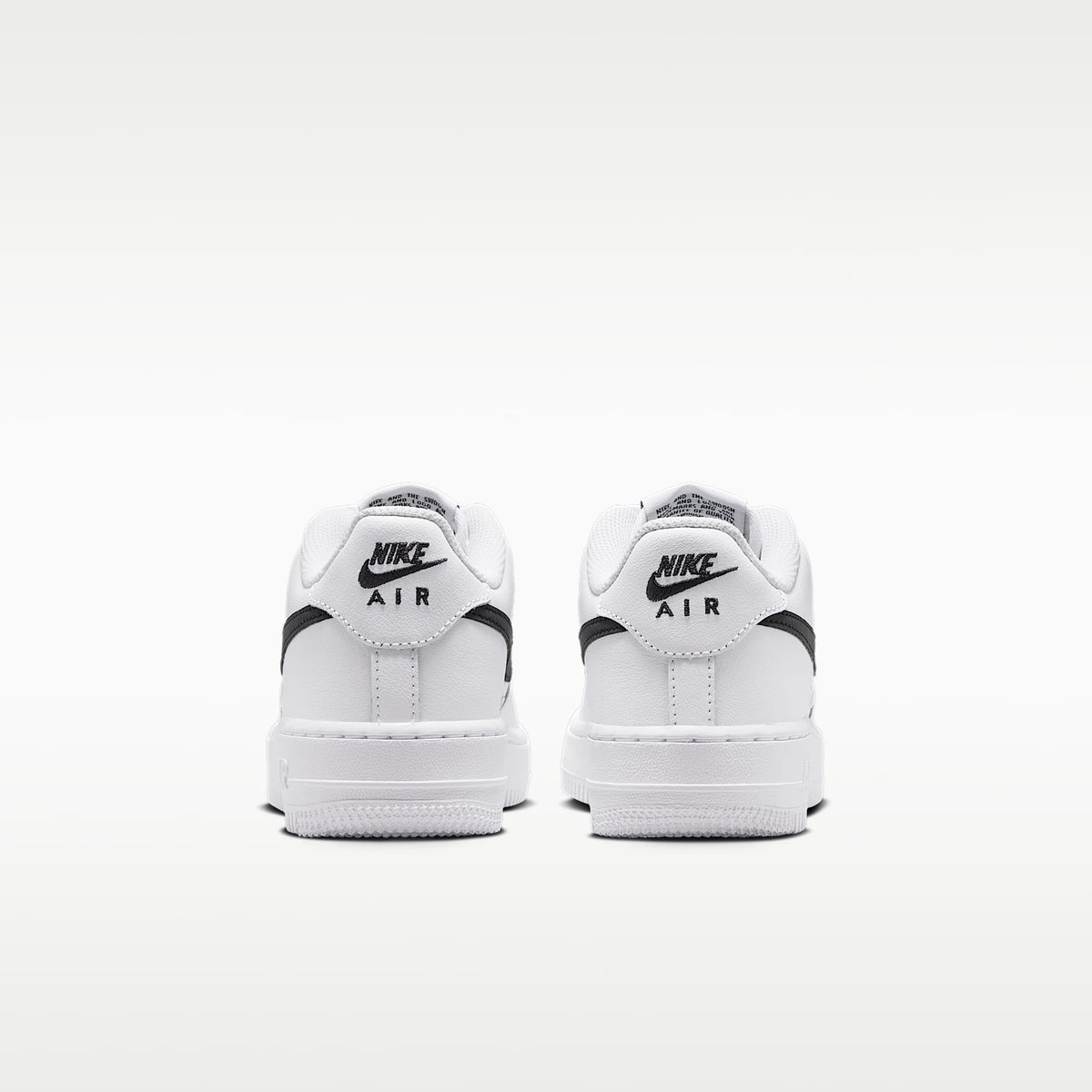 Nike Air Force 1 Tech – Blanco/Blanco/Negro – vista 6