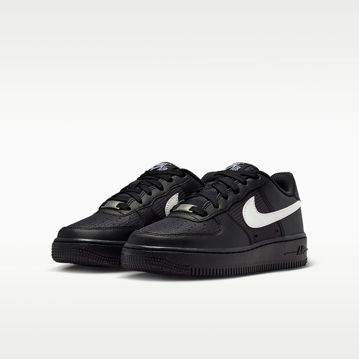 Nike Air Force 1 Tech – Negro/Negro/Blanco – vista 5