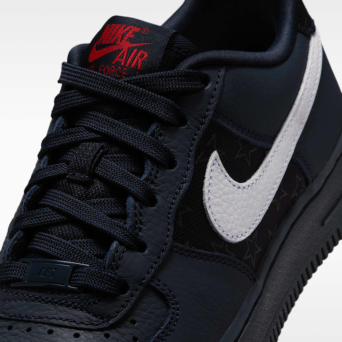 Nike Air Force 1 – Obsidiana oscuro/Negro/Rojo universitario/Blanco – vista 7