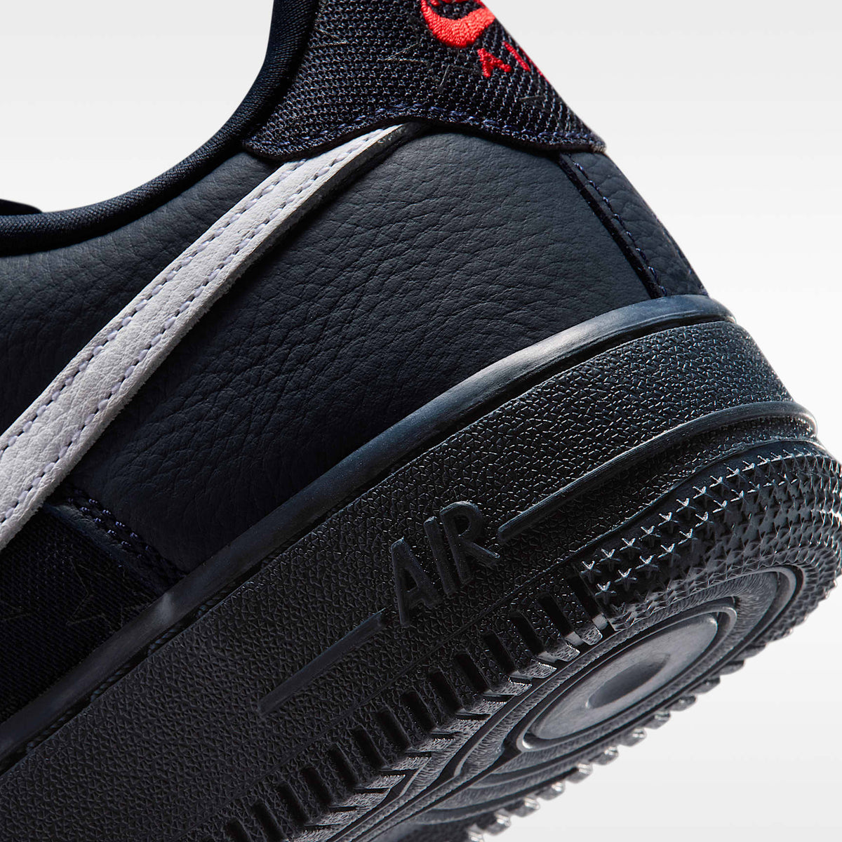 Nike Air Force 1 – Obsidiana oscuro/Negro/Rojo universitario/Blanco – vista 8