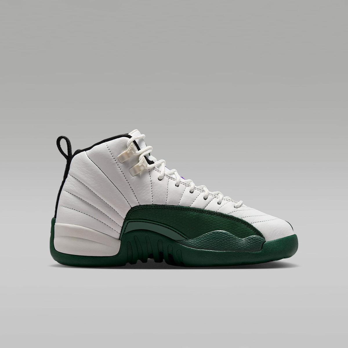 Air Jordan 12 Retro "Idols Become Rivals" – Blanco cumbre/Morado feroz/Morado feroz/Verde desfiladero – vista 3