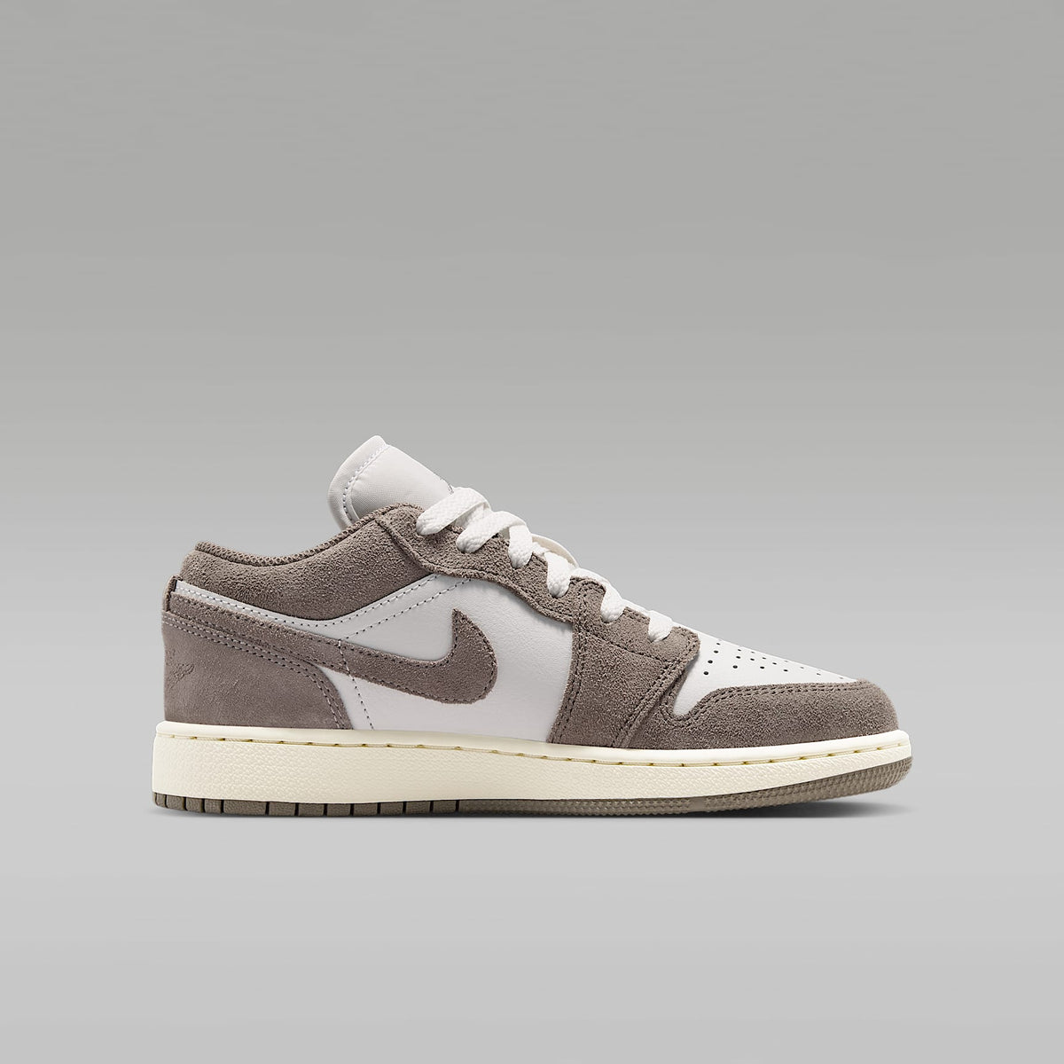 Air Jordan 1 Low – Gris oliva/Blanco cumbre/Marfil pálido/Piedra enigma – vista 3