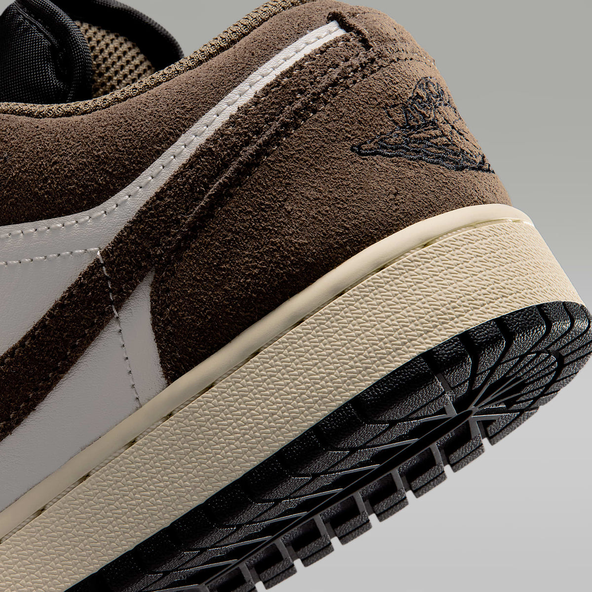 Air Jordan 1 Low – Pelaje pardo/Fantasma/Vela/Negro – vista 8