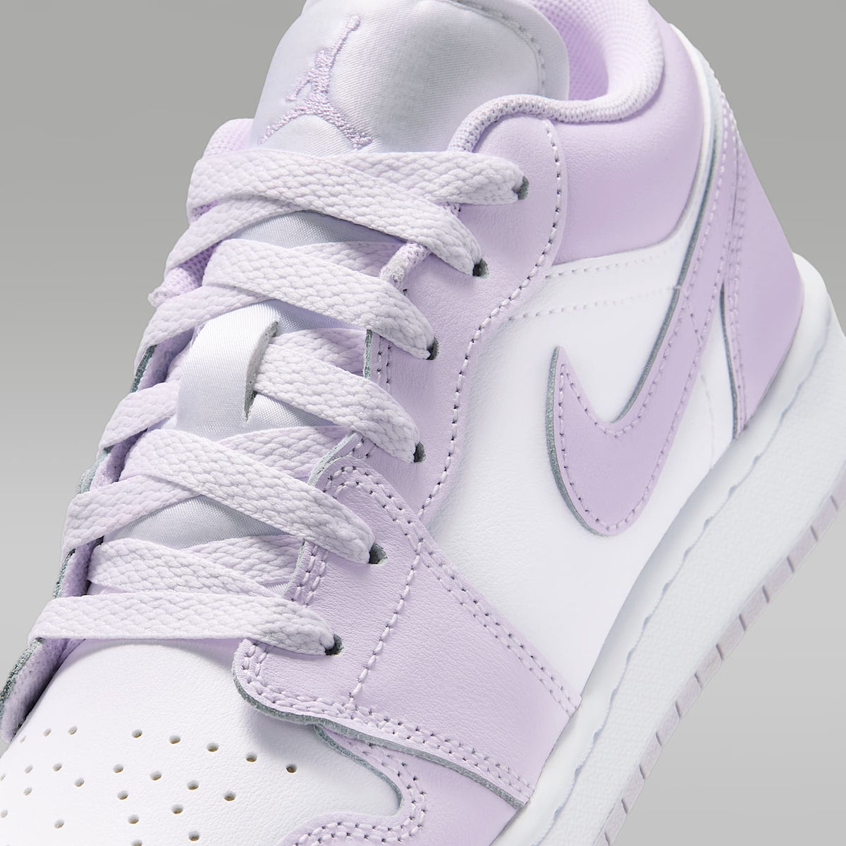 Air Jordan 1 Low – Uva ligero/Bruma violeta/Blanco – vista 7