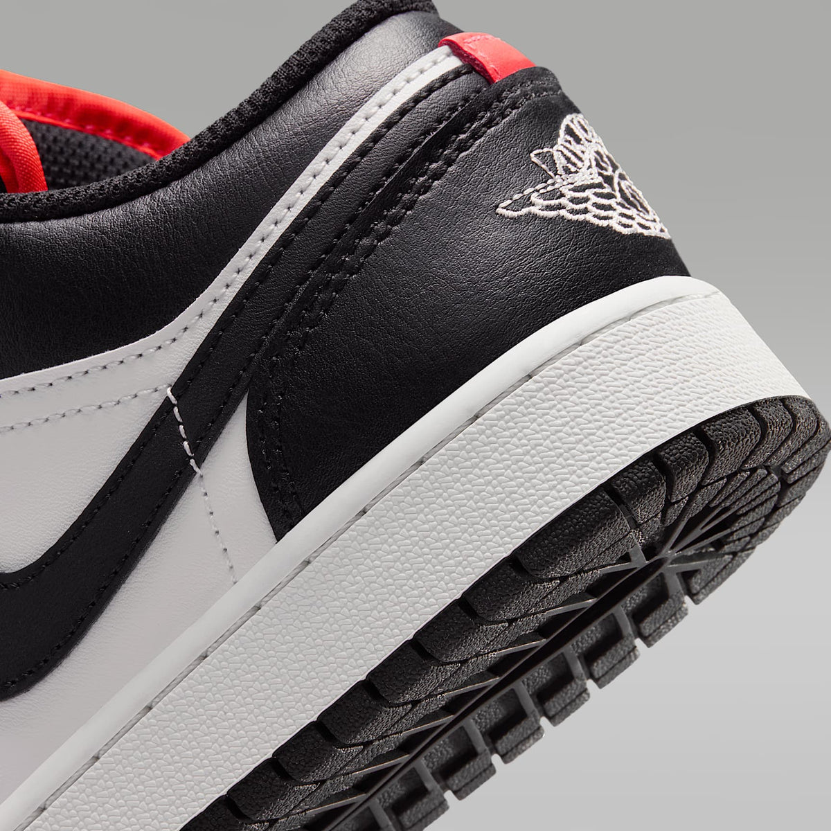 Air Jordan 1 Low – Negro/Blanco cumbre/Infrarrojo 23/Negro – vista 8