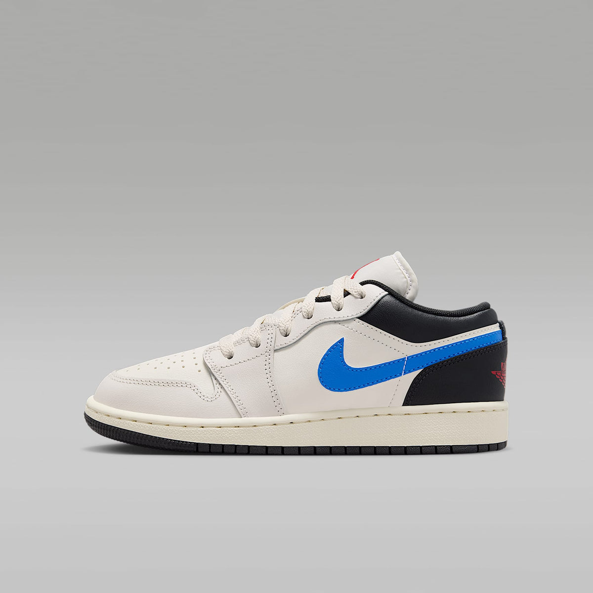 Air Jordan 1 Low – Fantasma/Vela/Sombrío apagado/Rojo universitario – vista 1