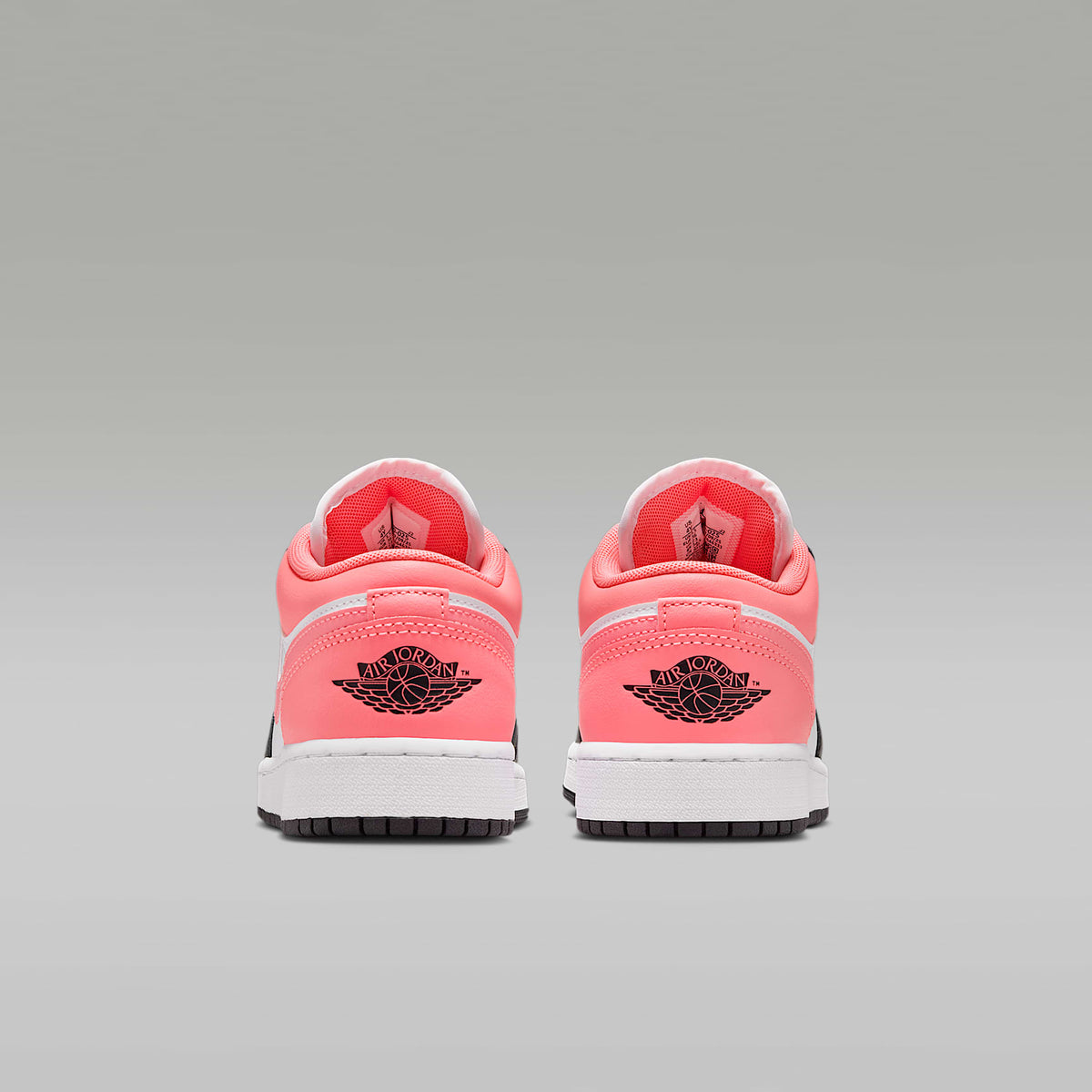 Air Jordan 1 Low – Negro/Blanco/Rosa mirada – vista 6