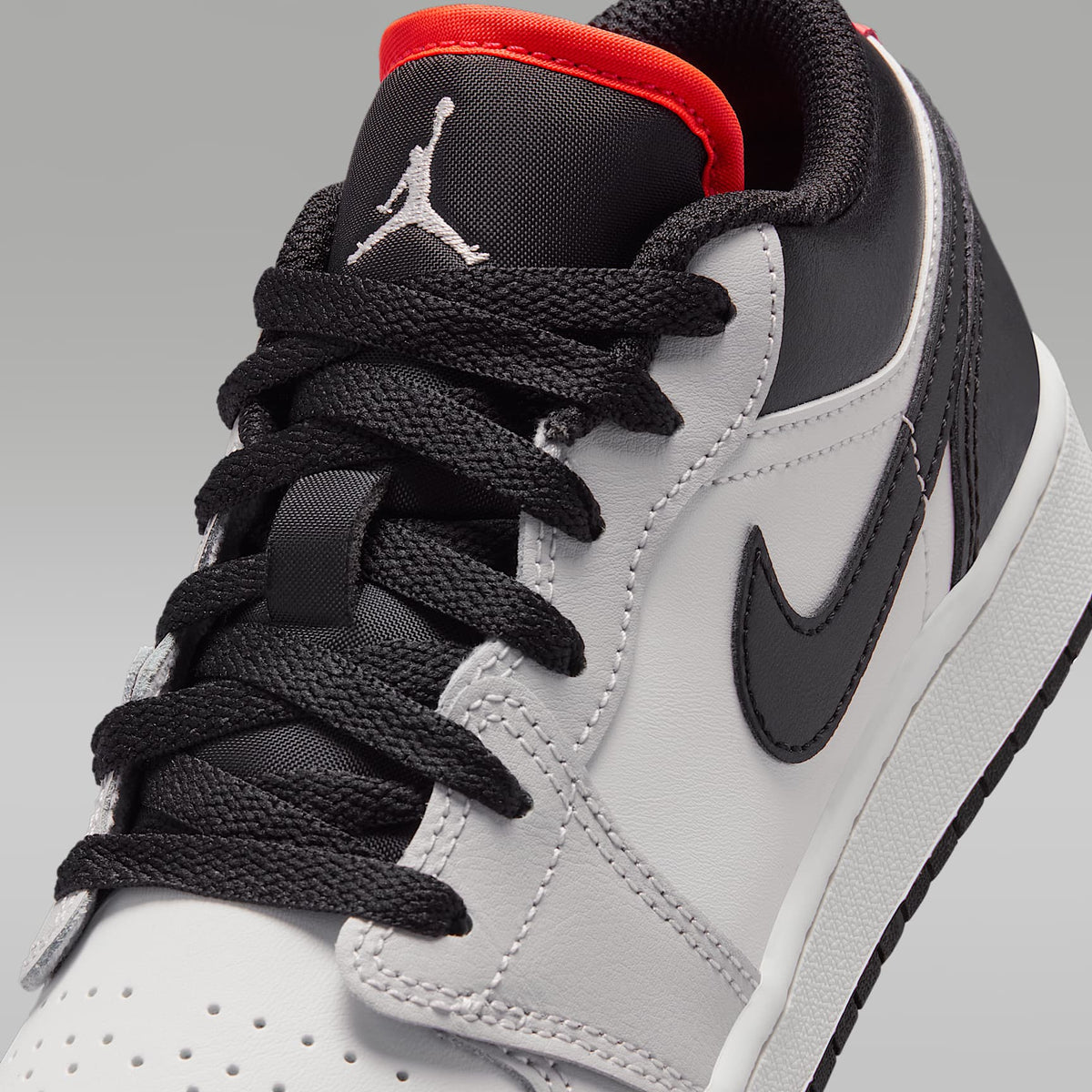 Air Jordan 1 Low – Negro/Blanco cumbre/Infrarrojo 23/Negro – vista 7