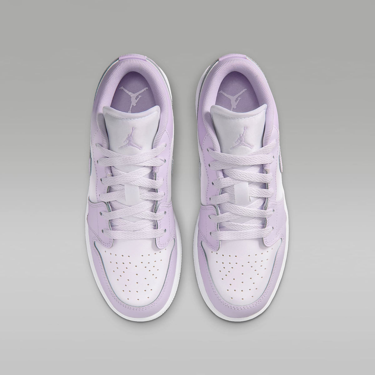Air Jordan 1 Low – Uva ligero/Bruma violeta/Blanco – vista 4