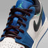 Air Jordan 1 Low SE – Azul genuino/Rojo universitario/Verde cinético/Negro – vista 7