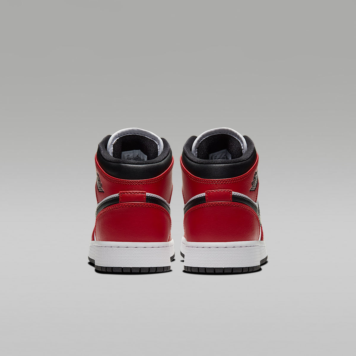 Jordan 1 Mid – Negro/Rojo gimnasio/Negro – vista 6