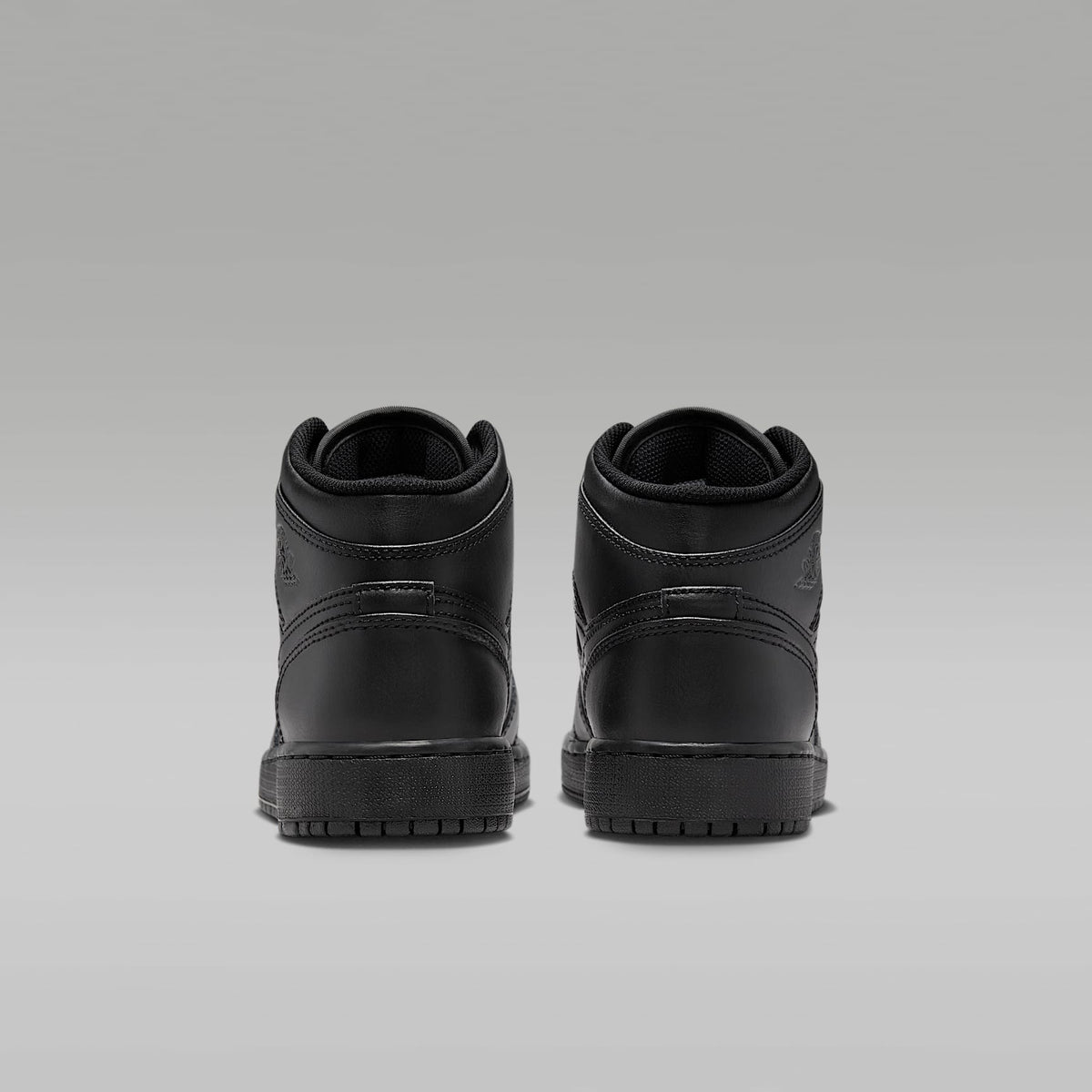 Jordan 1 Mid – Negro/Negro/Negro – vista 6