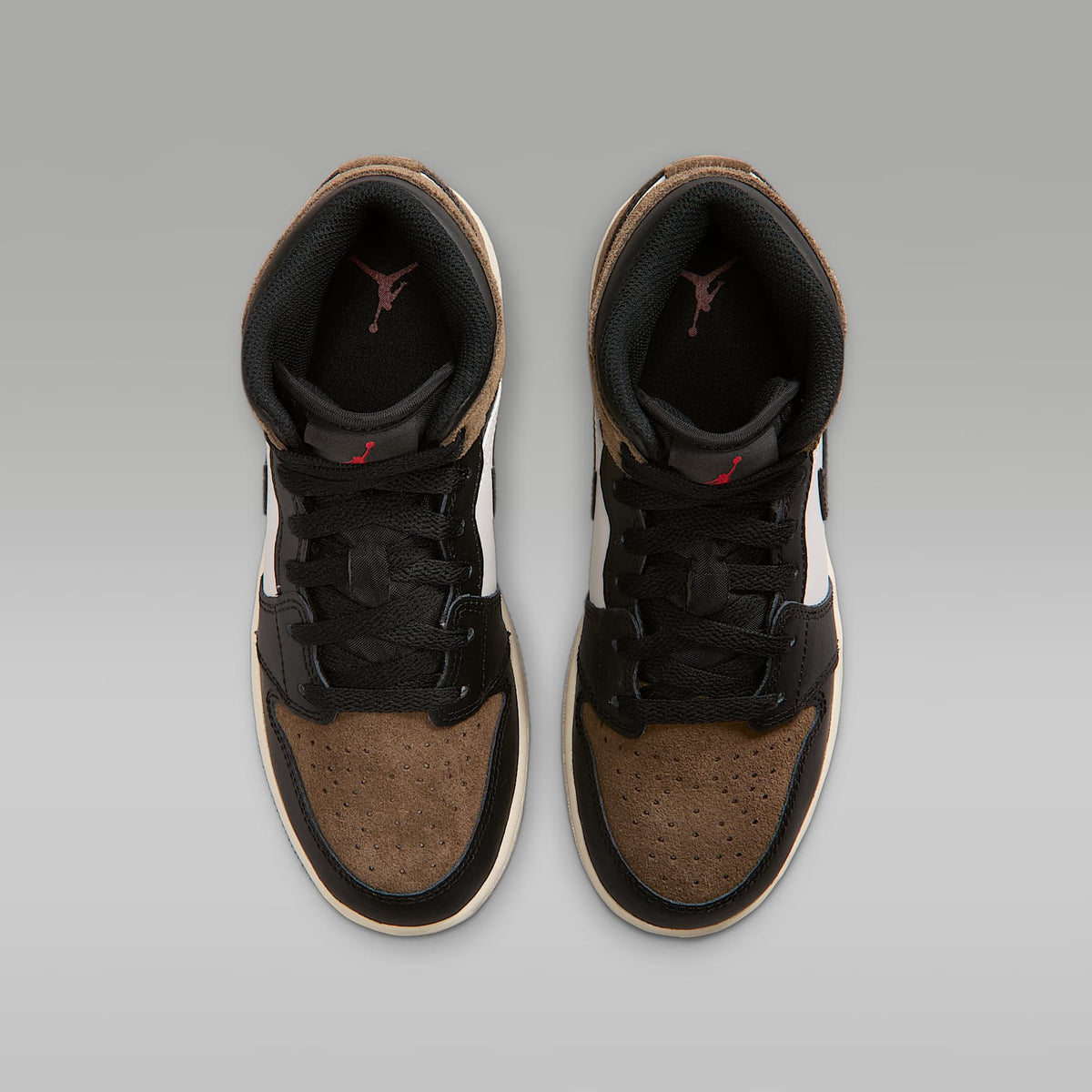 Air Jordan 1 Mid – Negro/Pelaje pardo/Rojo universitario/Fantasma – vista 4