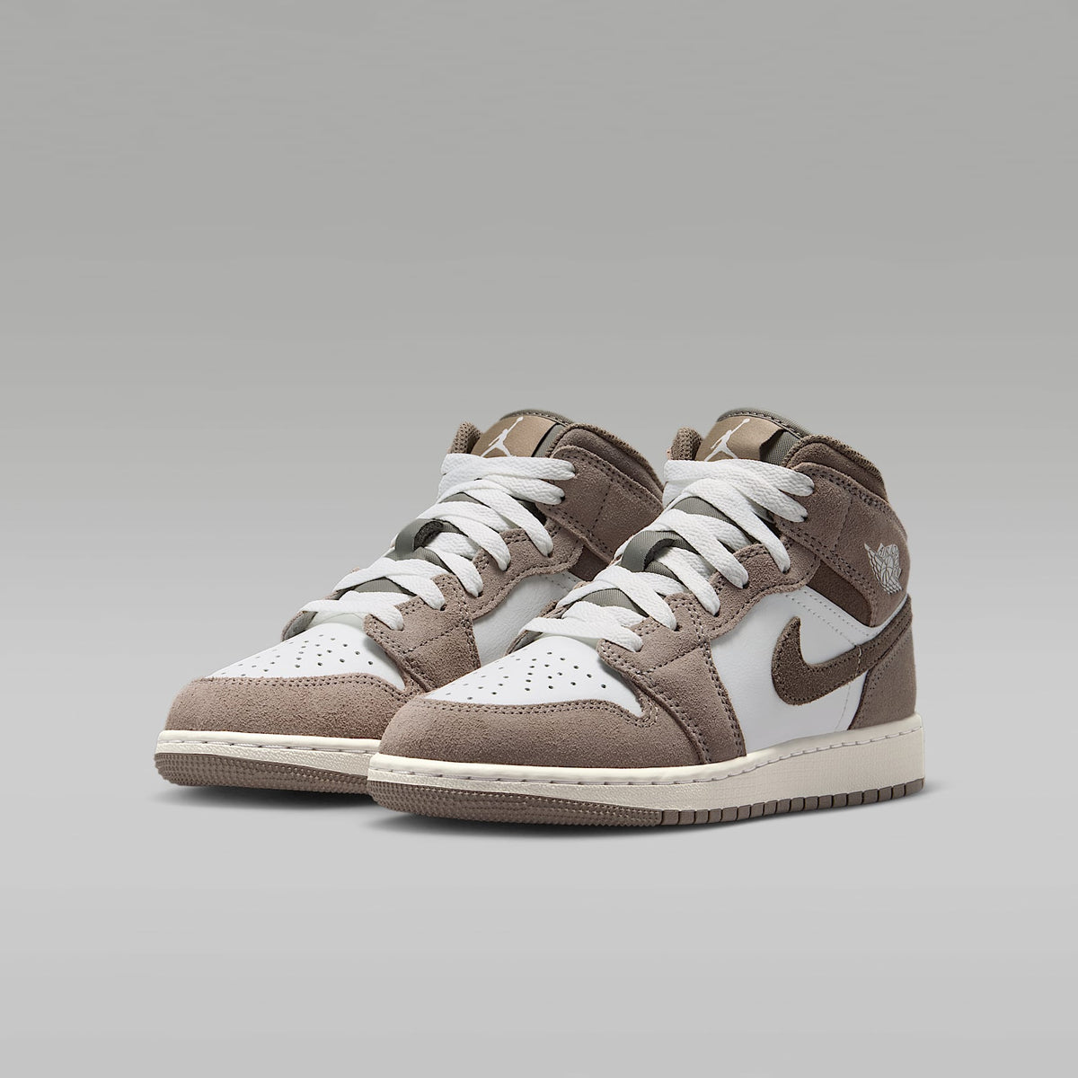 Air Jordan 1 Mid – Piedra enigma/Blanco cumbre/Gris oliva – vista 5