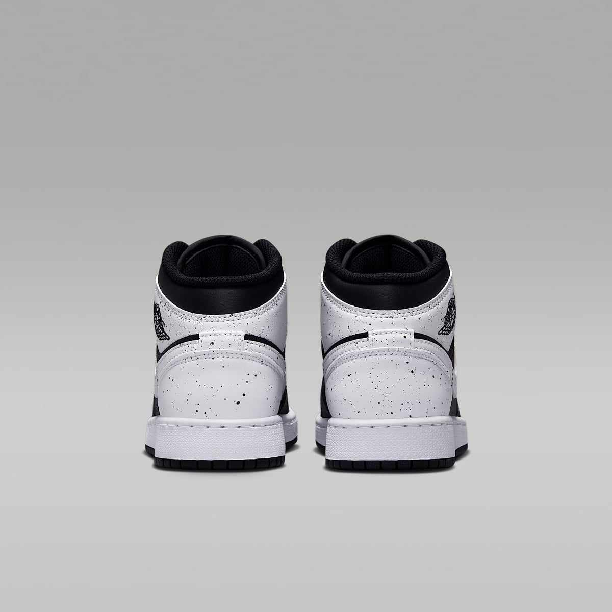 Air Jordan 1 Mid – Negro/Negro/Blanco – vista 6