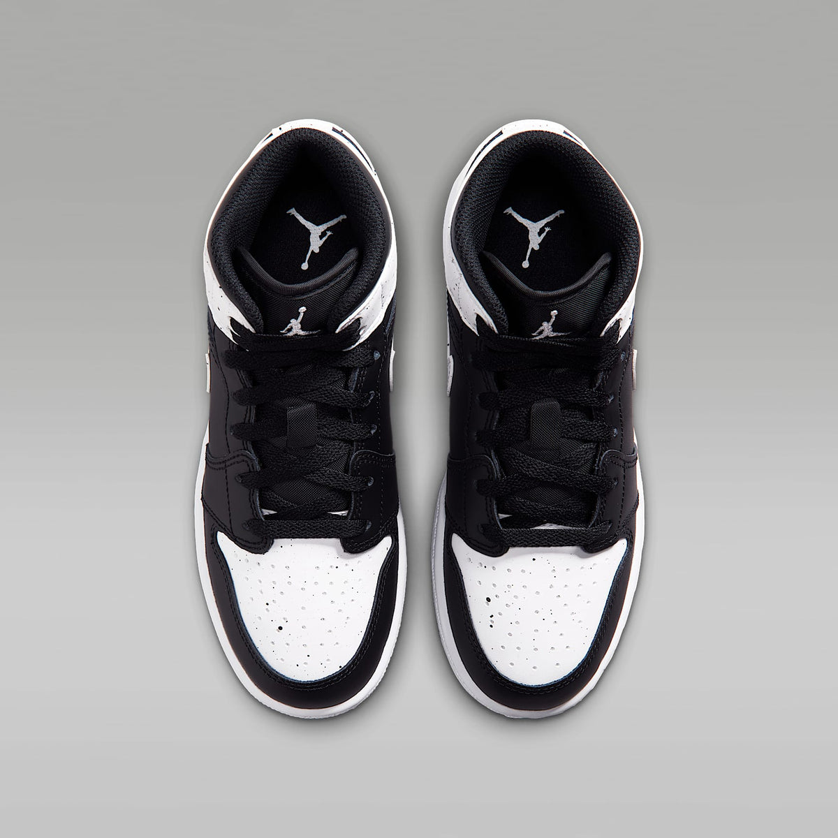 Air Jordan 1 Mid – Negro/Negro/Blanco – vista 4