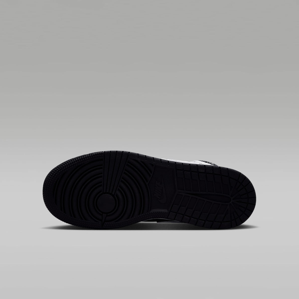 Air Jordan 1 Mid – Negro/Negro/Blanco – vista 2