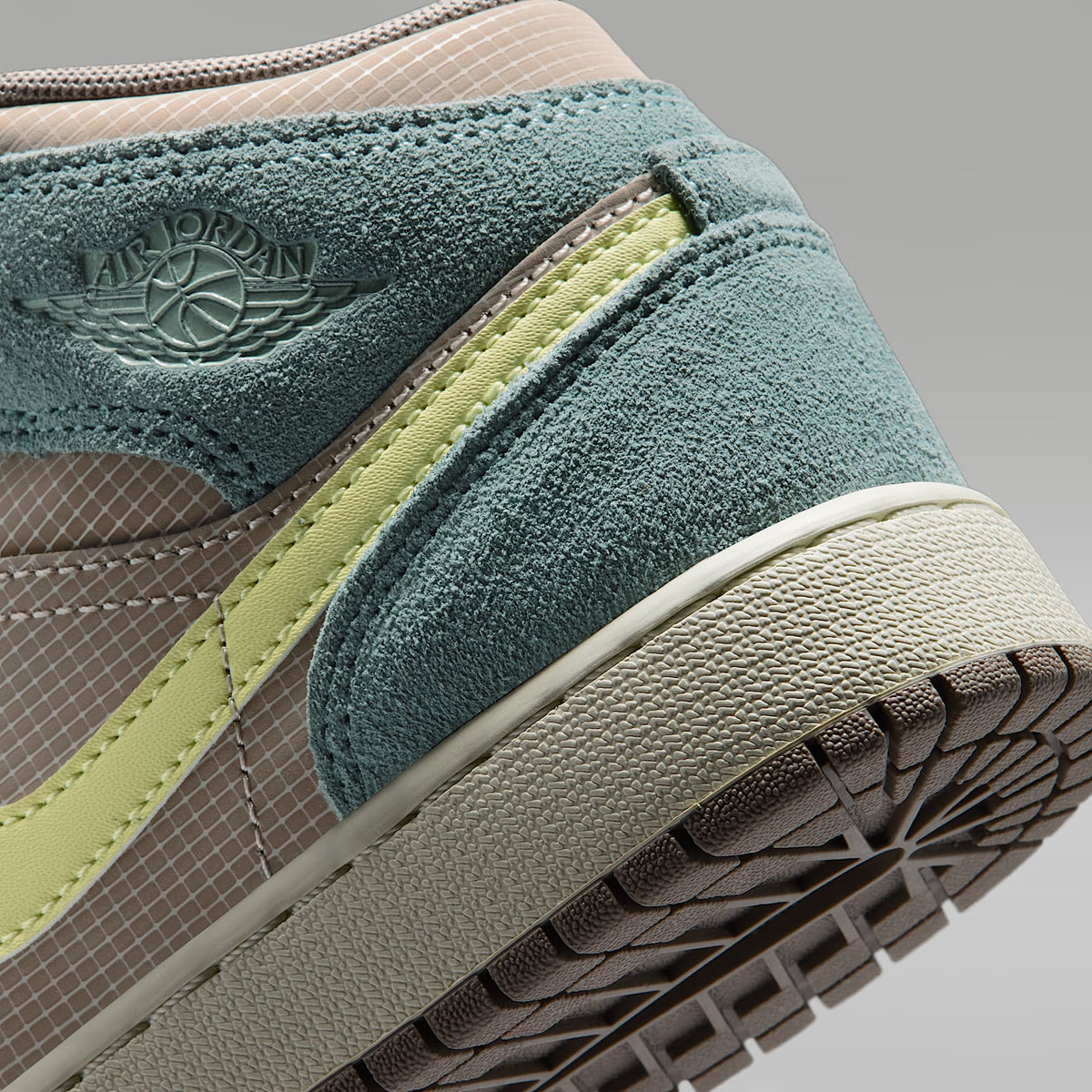 Air Jordan 1 Mid SE – Caqui/Hasta/Gris oliva/Toque de limón claro – vista 8