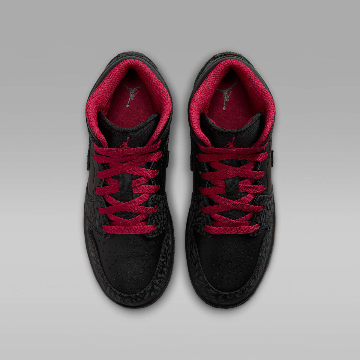 Air Jordan 1 Mid SE – Negro/Negro/Rojo duro – vista 4