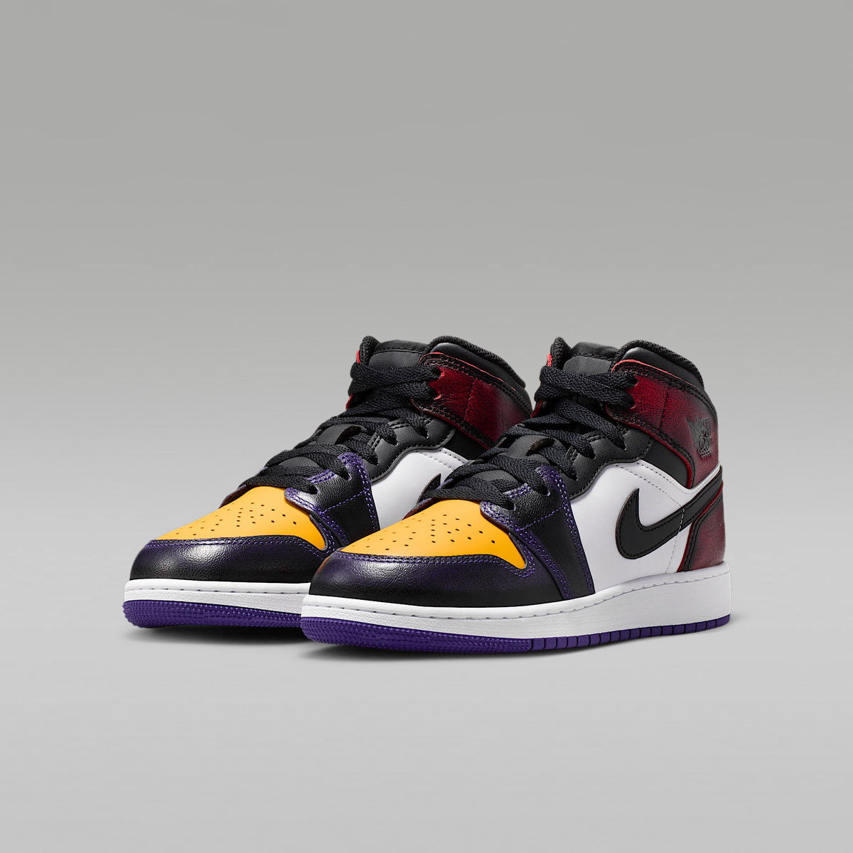 Air Jordan 1 Mid SE – Rojo genuino/Blanco/Morado cancha/Negro – vista 5