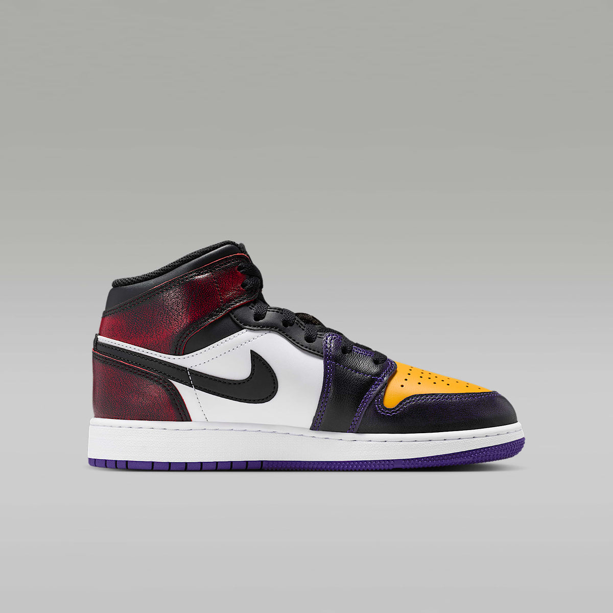 Air Jordan 1 Mid SE – Rojo genuino/Blanco/Morado cancha/Negro – vista 3