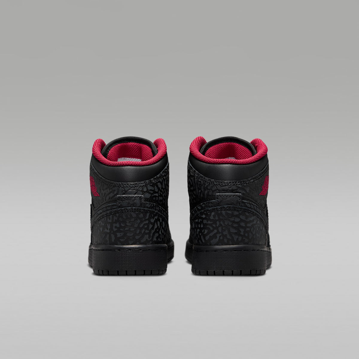 Air Jordan 1 Mid SE – Negro/Negro/Rojo duro – vista 6