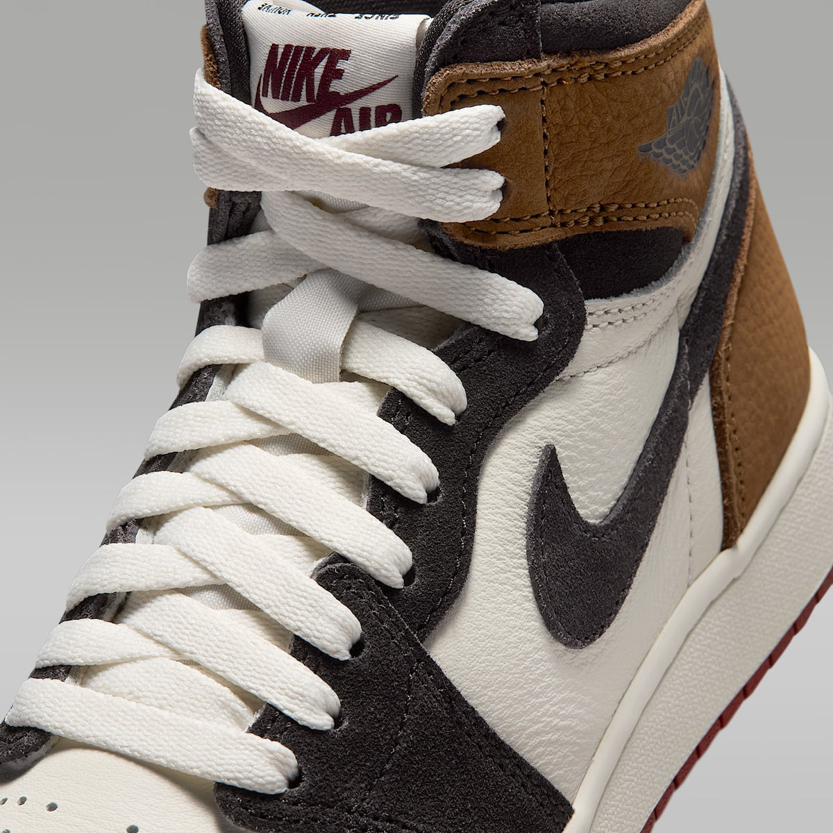 Air Jordan 1 High OG "Love Letter" – Marrón sombra/Tostado británico claro/Tostado británico claro/Rojo team – vista 7