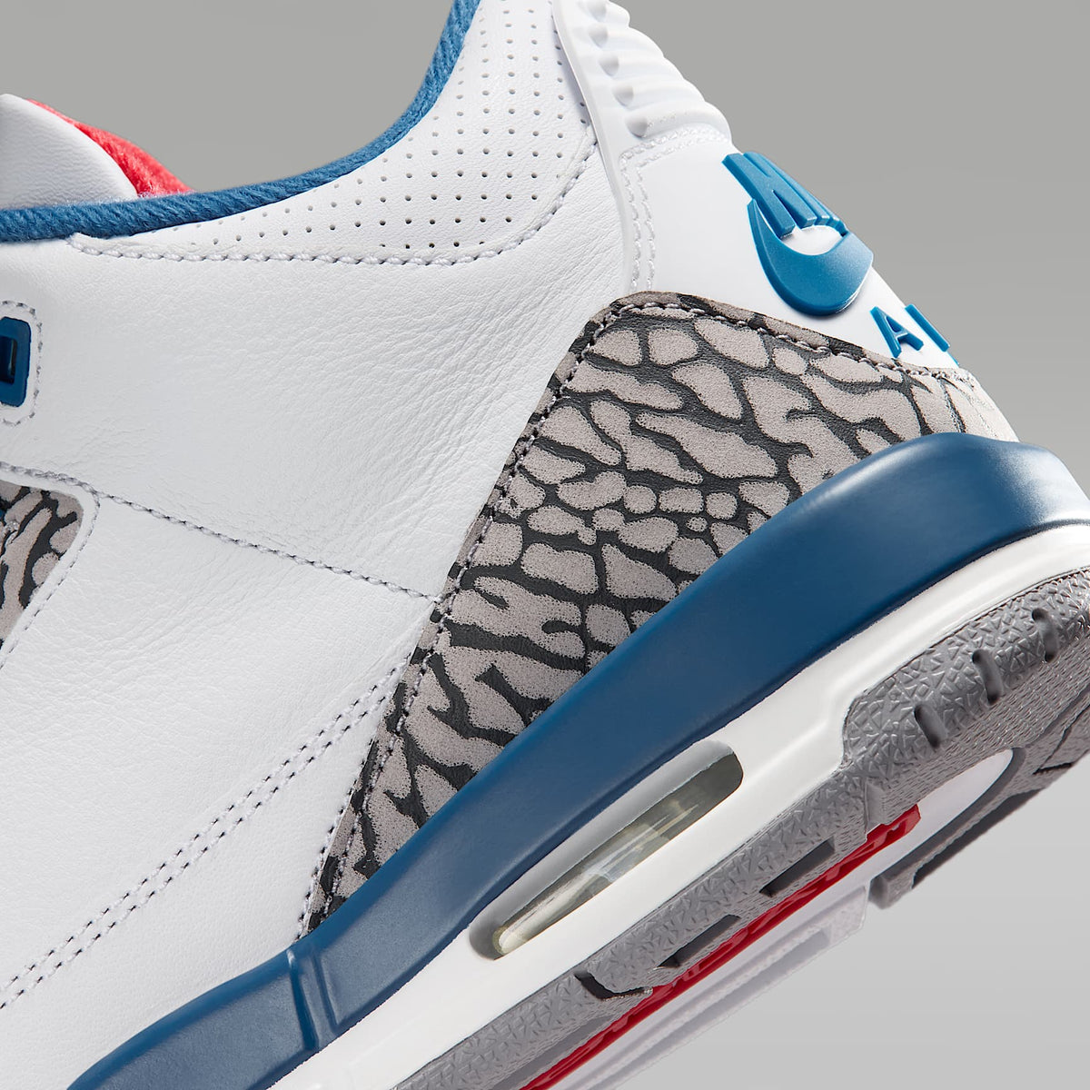 Air Jordan 3 Retro "True Blue" – Blanco/Azul genuino/Gris cemento/Rojo pasión – vista 8